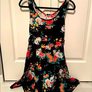 Dress - Black, Sleeveless Floral Print